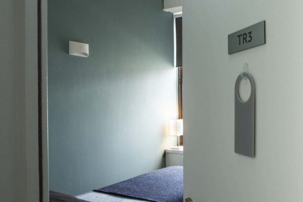 TR3 door